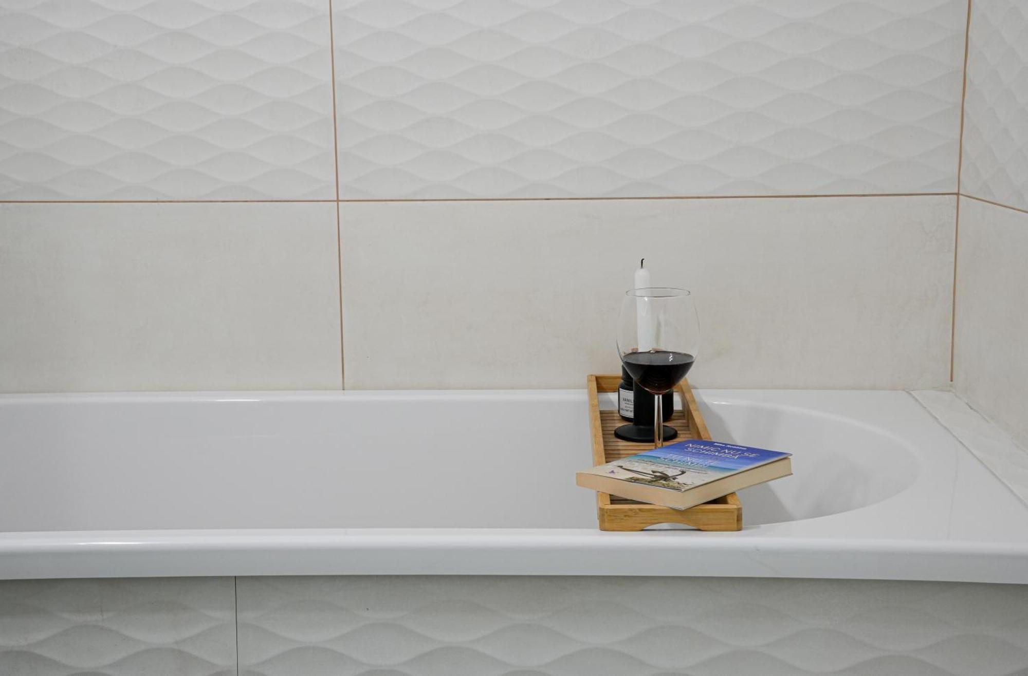 בוקרשט Gabi - Chic Apt With Parking Close To Veranda Mall מראה חיצוני תמונה